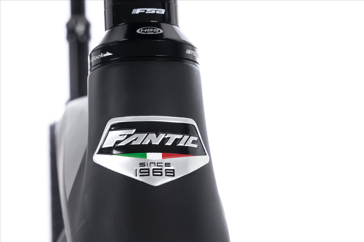 Fantic - XMF 1.7 Carbon MY22 L Black - Cycle City Outdoors